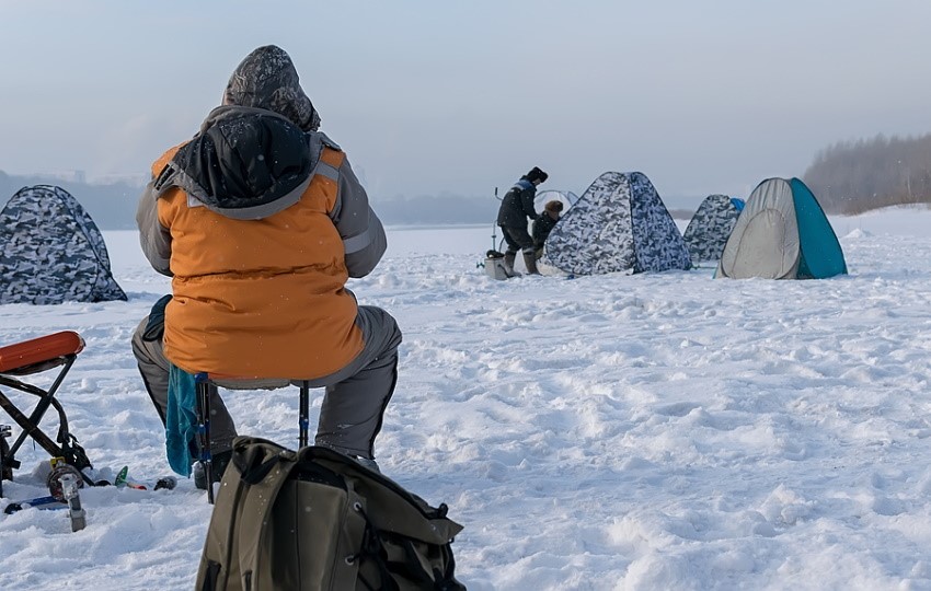 зимняя рыбалка с палаткой